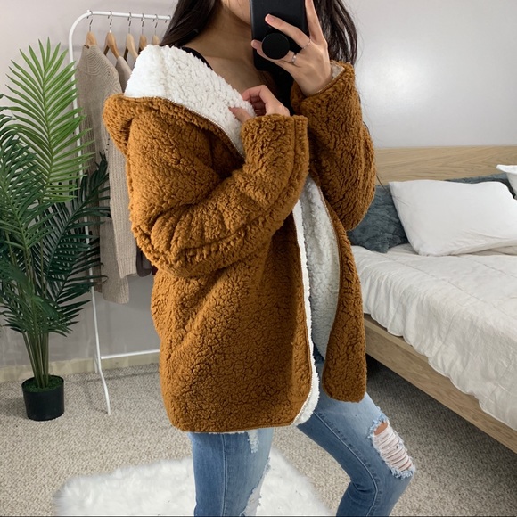 🆕Camel + White Reversible Fluffy Teddy Coat - Picture 3 of 8